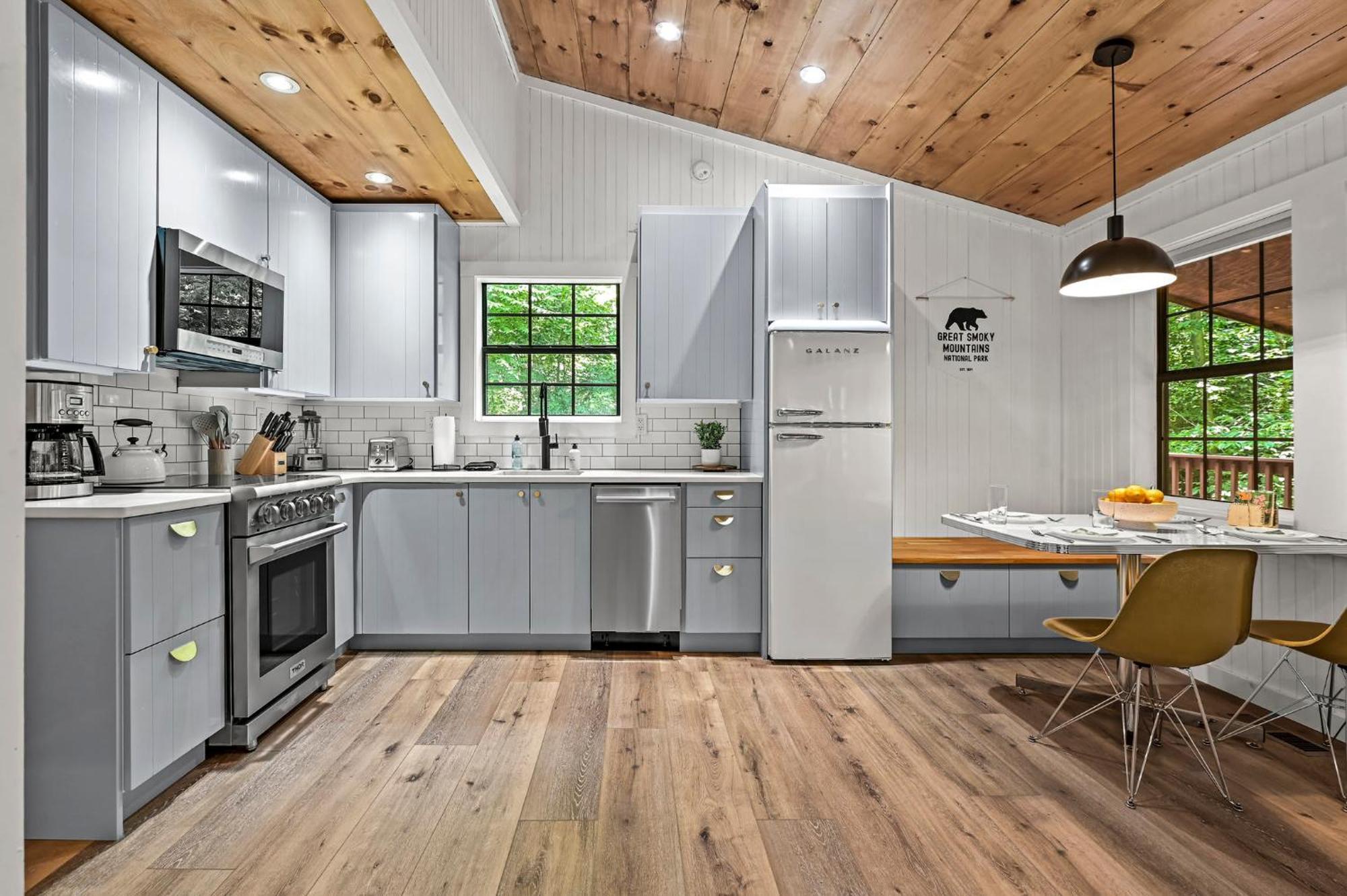 Smoky Mountains Hut Tub Cabin Dog Friendly Sevierville Εξωτερικό φωτογραφία