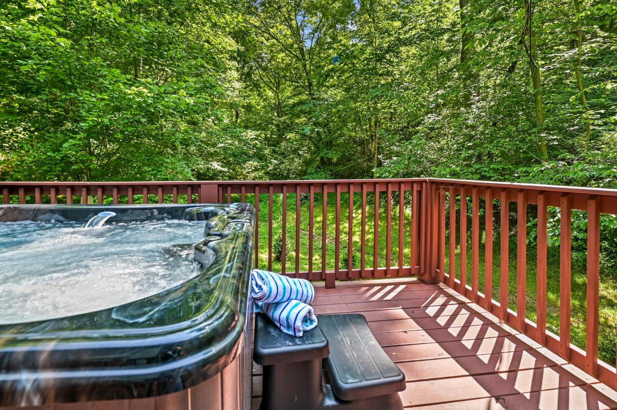Smoky Mountains Hut Tub Cabin Dog Friendly Sevierville Εξωτερικό φωτογραφία